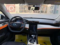 دۆنگ فینگ شاین